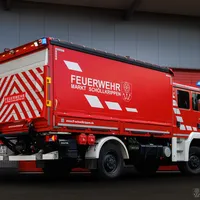 2024_V-LKW_heck-schraeg-blau.jpg