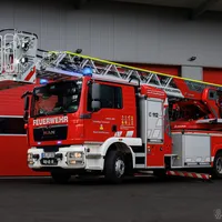 2024_DLAK_fahrer-schraeg-blau-2.jpg