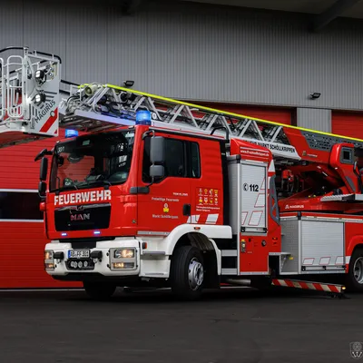2024_DLAK_fahrer-schraeg-blau-2.jpg
