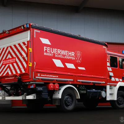 2024_V-LKW_heck-schraeg.jpg